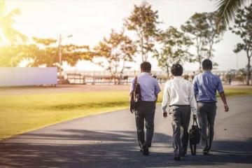 看見侄子辭掉公職去私企後，我才明白：為何三無家庭不建議考公