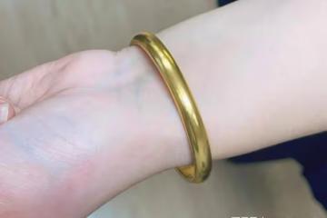 婆婆拿金手鐲當改口費給兒媳，查出是假的兒媳要雙倍補償否則離婚