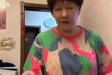 小姑子買婆婆買大金鐲子,婆婆轉手給了兒媳婦:不要婆婆還不高興