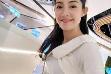 港女星「慘遭撞胸非禮」！事前有預感…一看照片怕爆：他早就盯著我