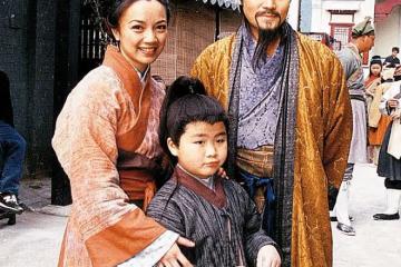 TVB前港姐大曬兒子高中畢業照，被指長得像TVB某男星！老公失蹤疑婚姻破裂！