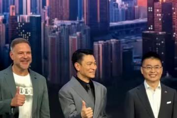 車展:64歲劉德華和51歲汪涵都穿西裝,怕不是讓華仔來「出醜」的