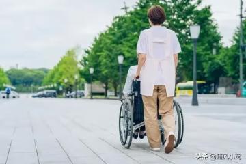 二婚男友每月給6000家用,想讓我當免費保姆,我選擇當收費的護工