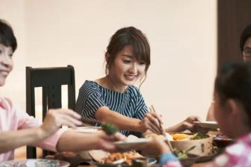 婆婆想來我家過年,我堅決不同意,除非她補上本應給老公的2萬元