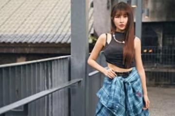 等紅燈「被摟抱拍臀」親密互動全被拍！《聲林》女星放閃小3歲男友