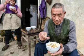我退休工資7000元,存款七位數,都因為嘴不嚴,自找麻煩了