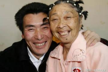 晚年再婚嫁給年輕小伙，他卻只想啃老，我選擇離婚