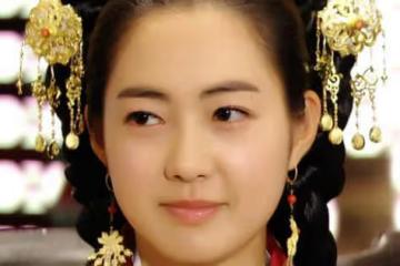李枖原：憑藉著德曼公主一夜成名，成為了韓國最清純的女神。