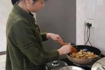 老公出差，我去閨蜜家吃了一道紅燒肉，發現竟然是我老公的手藝