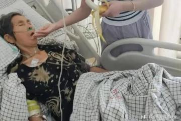 二叔霸占我家拆遷房,為給奶奶治病,我甩出一計,奪回了房子