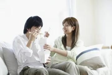 大媽給我來電話：你爸媽帶你弟去找你了，趕緊搬家，逃得越遠越好。