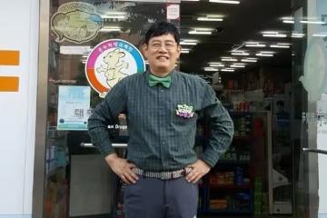 64歲綜藝天王「認了吸毒」遭警方逮捕 他道歉:「開車前確實有嗑藥...」
