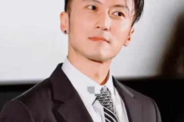 謝霆鋒長沙吃飯被偶遇，頭很小胸肌很大，戴著墨鏡雙手插兜帥爆了