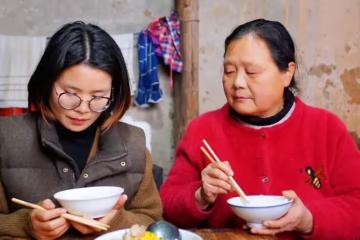 把媳婦當眼中釘!惡婆婆「摔倒後」氣炸逼離婚 丈夫為哄婆婆「讓妻子假離婚」半年後傻眼了