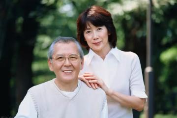 公婆把房過戶給小叔子,讓我把母親送養老院,換他們住我選擇離婚