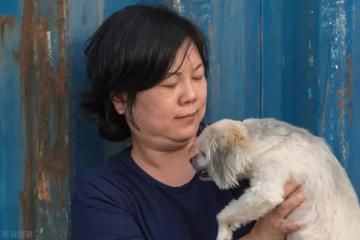 我沒聽女兒的勸誡,賣了老房子跟他們住對門,如今我過得苦不堪言。