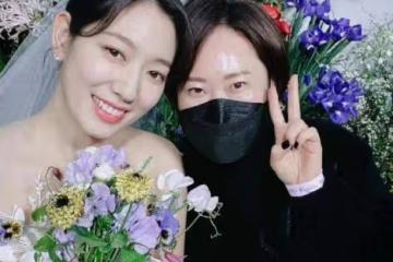 朴信惠婚後罕曬自拍照!孕晚期臉部輕微浮腫,幸福與好友相聚