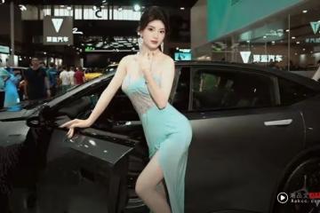 百萬粉絲車模BB醬,靠什麼撩翻全網?不光是身材太犯規,重點是「懂玩」