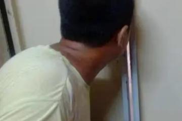 去情侶酒店送外賣,看到開門的人我怒火中燒,直到看到桌上的蛋糕