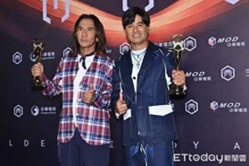 金曲/動力火車隔20年奪獎! 尤秋興認「寫2份講稿」:手都在抖