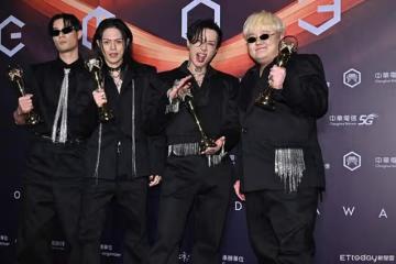 金曲獎／等15年拿獎了！最佳樂團主唱「感謝天上老爸」網一查：是大咖藝人
