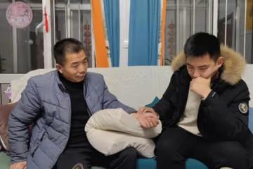 我跟妻子想丁克,父親不瘋不鬧,默默做了三件事,我無奈趕緊生娃