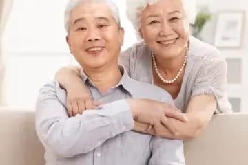 奶奶給大伯留兩套房,她葬禮過後,大伯攔住我爸:都別走,先算帳