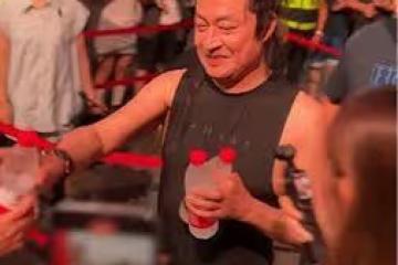 63歲馬景濤暈倒後復工！現身景點發水　網感嘆：曾經的大明星