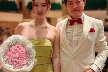 他，著名男高音歌唱家，63歲拋妻棄子，65歲娶小30歲學生為妻