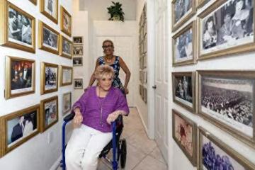 87歲傳奇歌手驚傳住進加護病房! 康妮法蘭西絲骨科病所苦「醫療團隊監控中」