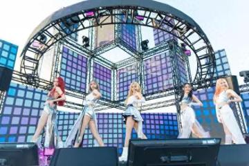 女團ELL&s嗨翻S2O!清涼戰袍登音樂節舞台「公布好消息」