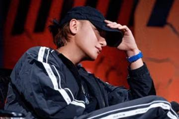黃子韜帶病錄影！被女選手「當場拒絕」變臉狂嘆氣　尷尬畫面全播出