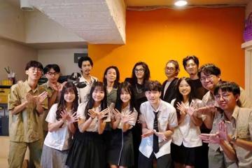麋先生驚喜探班高中生嗨翻！　自曝「最像大人的一件事」