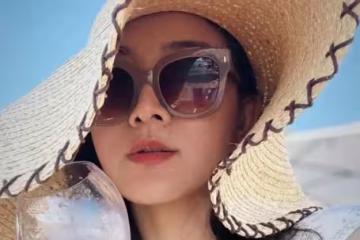 陳赫前妻曬新老公！38歲許婧坐遊艇出海，外籍丈夫一雙藍眼睛超帥