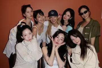 離開SM感情沒散!少女時代為蒂芬妮慶生 8人合體美照連發粉絲暴動