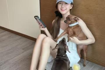 處於解約風波中的趙露思直播了,標題還是:沒瘋,謝謝