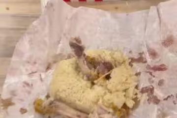 網紅稱不浪費「飯糰加吃剩雞骨頭」送街友 遭炎上後辯:是慈善影片