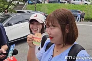 許光漢退伍韓籍粉絲「跨海探夫」！激動落淚：開心！幸福！