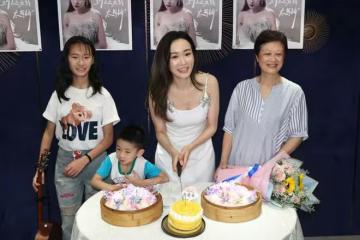TVB前女星弔帶裙慶47歲生日！子女和媽媽三代同堂！神秘老公仍不見影！