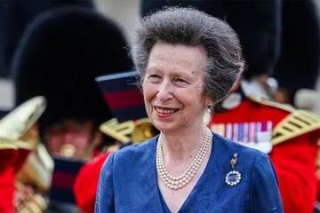 安妮公主閃耀都柏林,總統親迎引發馬展外交盛況!