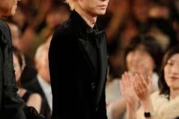 菅田將暉1年前染金眉遭嫌「不懂時尚」!《玻璃之心》一播網改口贊爆