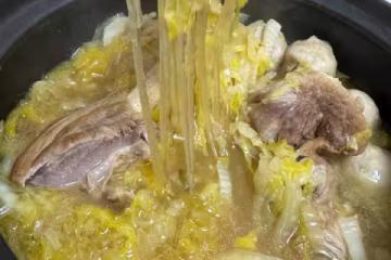 酸菜粉條燉大骨