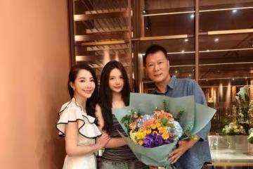 校花女兒父親節送手寫字 蔡詩萍「感嘆自己玻璃心」:女兒長大了