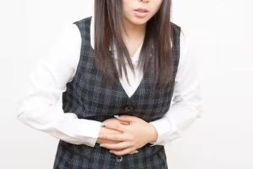 24歲陸劇女演員確診胃癌!拍戲趕進度「無視黑便」片場吐血送急診
