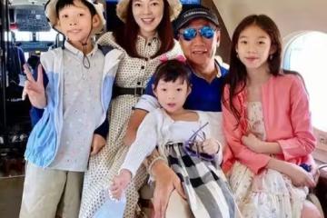 郭台銘一家五口罕同框！牽手小24歲嬌妻秀恩愛，大女兒打6個耳洞