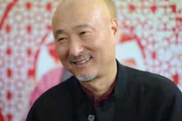 人民日報銳評陳佩斯《戲台》，言辭犀利，句句說到中年觀眾心坎上