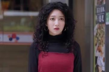 演技被批慘不忍睹！TVB甜美小花首當女主角，挑戰一人分飾三角