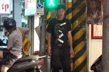 唐治平喪母1年「遊走街頭念念有詞」突出拳！瘦成皮包骨…近況全被拍