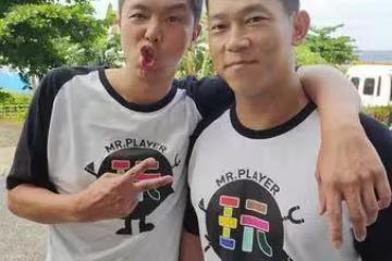 顏正國、小鬼《玩很大》同框畫面曝!搭肩打氣網看哭:再拍一次角頭