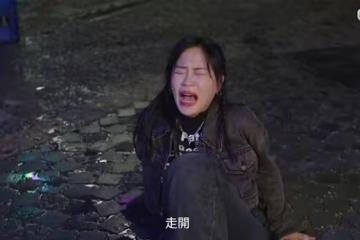 36歲TVB花旦新劇戴斯文眼鏡,網友大讚造型太絕了!打女上身趕流氓!